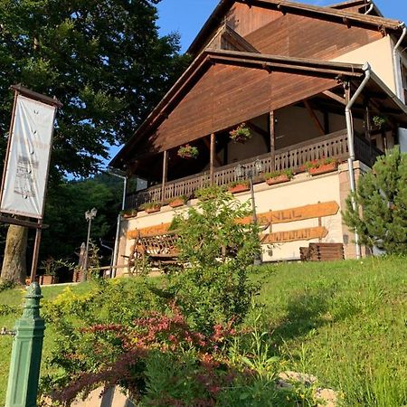 Hotel Csíki Határ Fogadó/ Hanul Hotarul Ciucului Bixad  Esterno foto